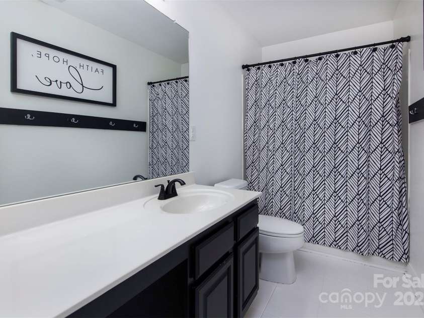 6914 Evanton Loch Road, Charlotte, NC 28278.  MLS# CAR4263880, YatesRealty ID 24451. 