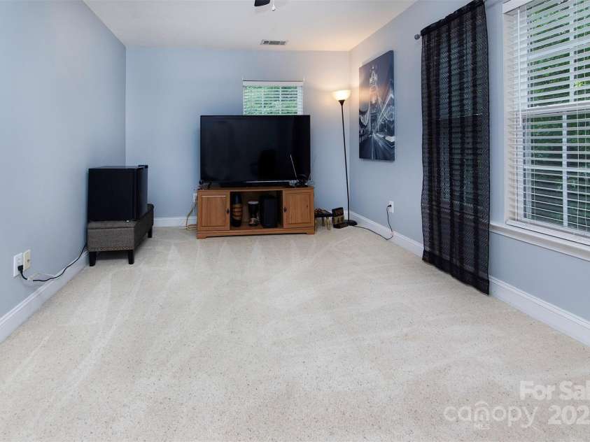 6914 Evanton Loch Road, Charlotte, NC 28278.  MLS# CAR4263880, YatesRealty ID 24451. 