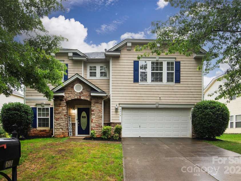 6914 Evanton Loch Road, Charlotte, NC 28278.  MLS# CAR4263880, YatesRealty ID 24451. 