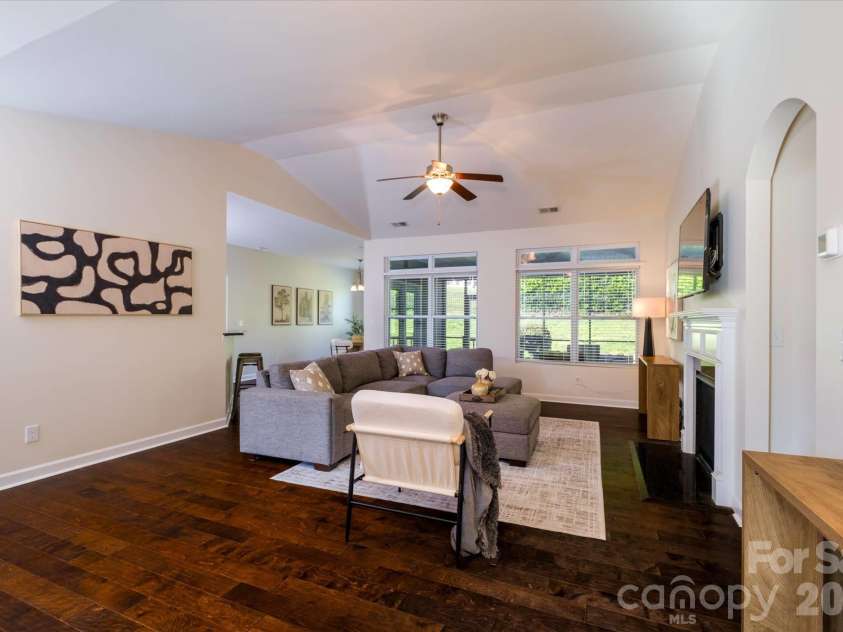 8720 Artesa Mill Lane, Charlotte, NC 28214.  MLS# CAR4349884, YatesRealty ID 24451. 