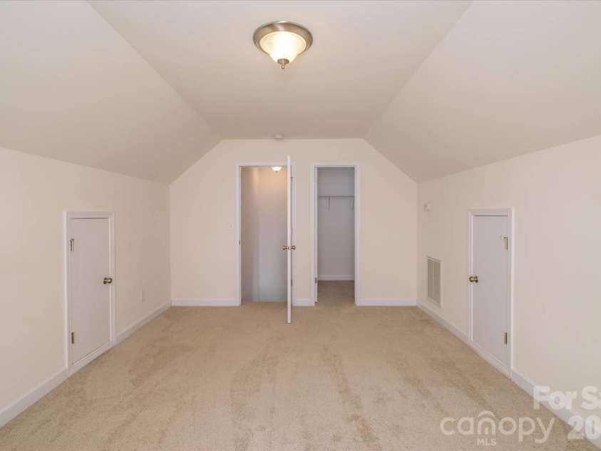 8720 Artesa Mill Lane, Charlotte, NC 28214.  MLS# CAR4349884, YatesRealty ID 24451. 