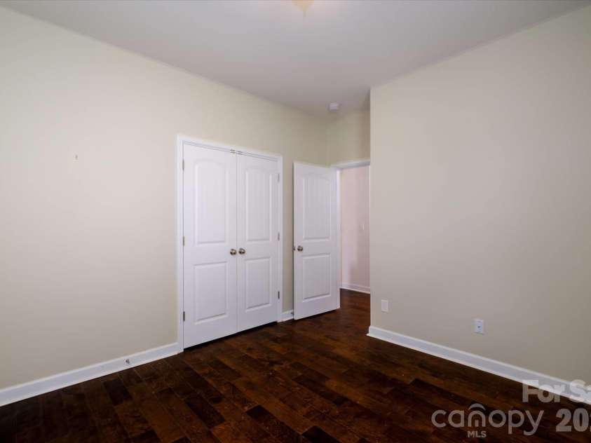 8720 Artesa Mill Lane, Charlotte, NC 28214.  MLS# CAR4349884, YatesRealty ID 24451. 