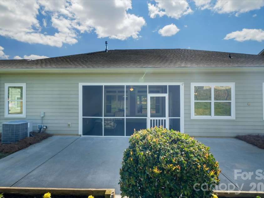 8720 Artesa Mill Lane, Charlotte, NC 28214.  MLS# CAR4349884, YatesRealty ID 24451. 
