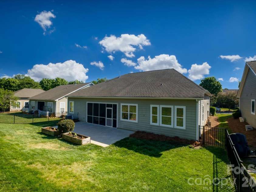 8720 Artesa Mill Lane, Charlotte, NC 28214.  MLS# CAR4349884, YatesRealty ID 24451. 