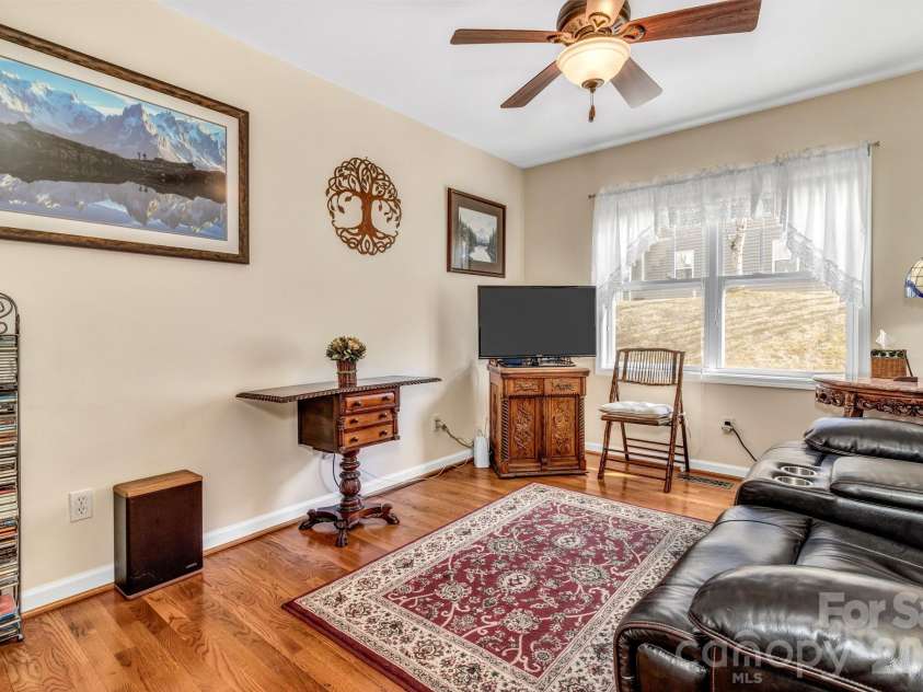 333 Charlestown Drive, Hendersonville, NC 28792.  MLS# CAR4354856, YatesRealty ID 24452. 3rd bedroom/office