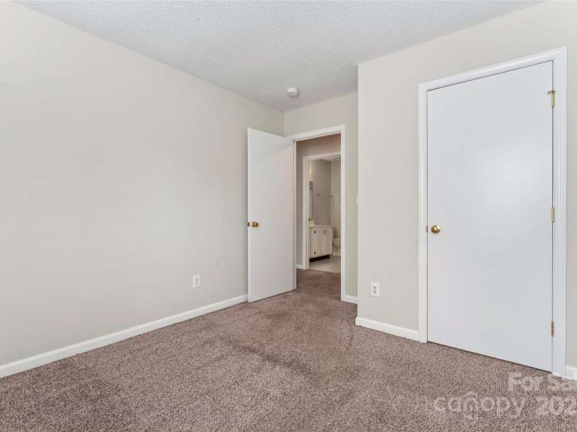 8724 Tweedsmuir Glen Lane, Charlotte, NC 28215.  MLS# CAR4274200, YatesRealty ID 24452. Bedroom 3