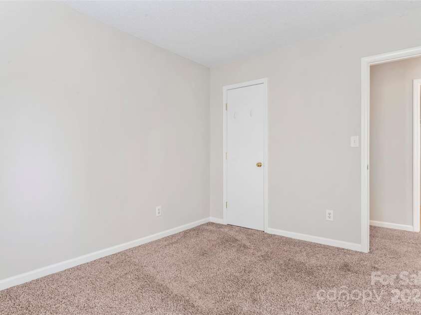 8724 Tweedsmuir Glen Lane, Charlotte, NC 28215.  MLS# CAR4274200, YatesRealty ID 24452. Bedroom 4