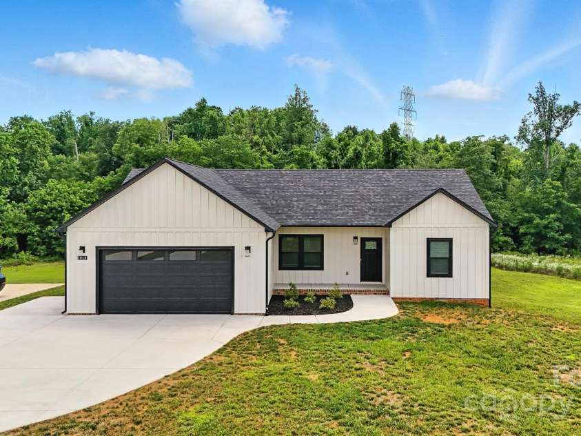 1019 Null Road, Lincolnton, NC 28092.  MLS# CAR4270918, YatesRealty ID 24453. Front View