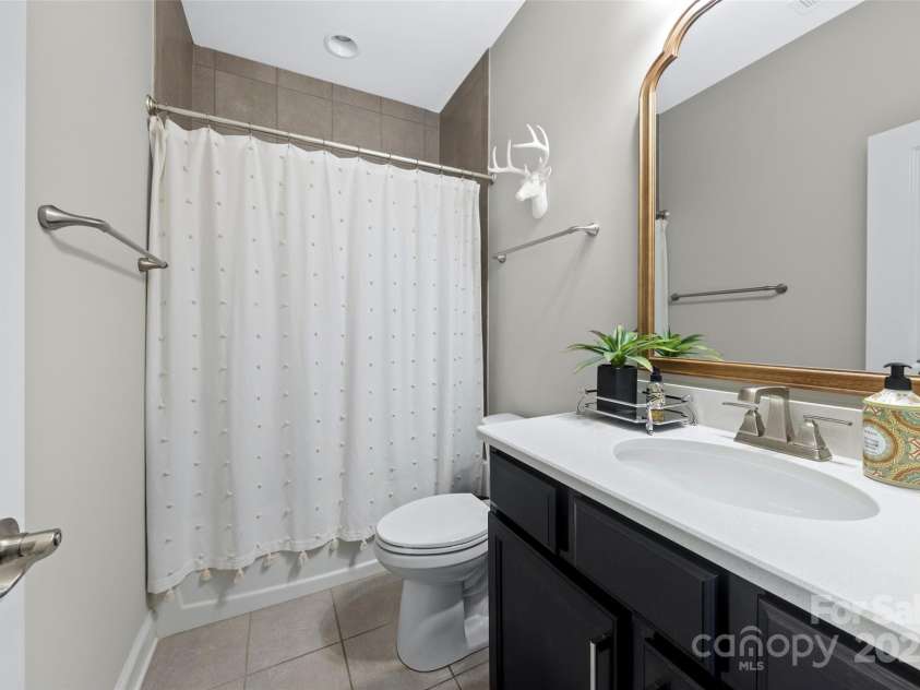 1712 Askern Court, Waxhaw, NC 28173.  MLS# CAR4265895, YatesRealty ID 24454. 