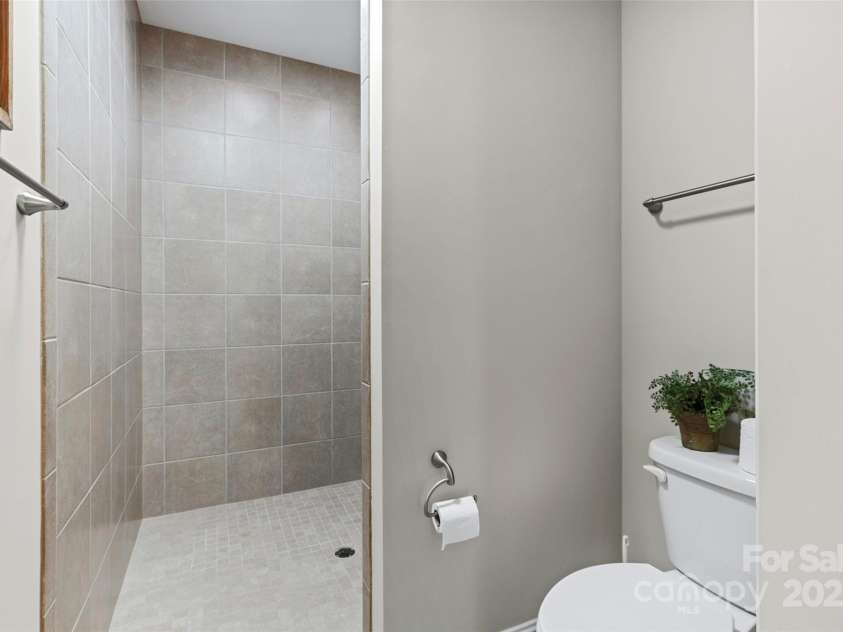 1712 Askern Court, Waxhaw, NC 28173.  MLS# CAR4265895, YatesRealty ID 24454. 