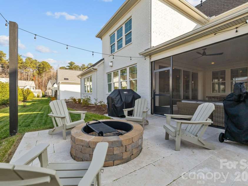 5575 Arden Mill Drive, Fort Mill, SC 29715.  MLS# CAR4360353, YatesRealty ID 24454. Beautiful Fire Pit