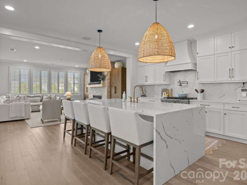 5575 Arden Mill Drive, Fort Mill, SC 29715.  MLS# CAR4360353, YatesRealty ID 24454. Stunning Custom Kitchen - A Chef's Dream