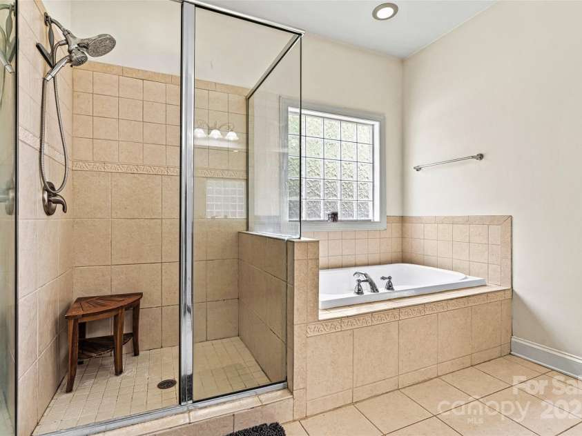 3207 Oak Ridge Circle, Lincolnton, NC 28092.  MLS# CAR4243649, YatesRealty ID 24455. Primary bathroom