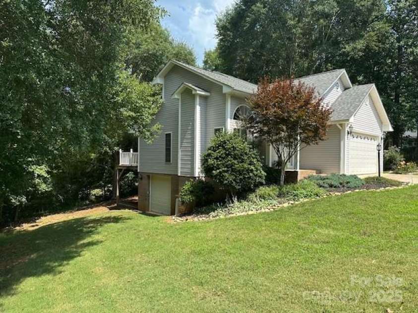 230 Poston Circle, Shelby, NC 28152.  MLS# CAR4275375, YatesRealty ID 24457. FRONT & SIDE