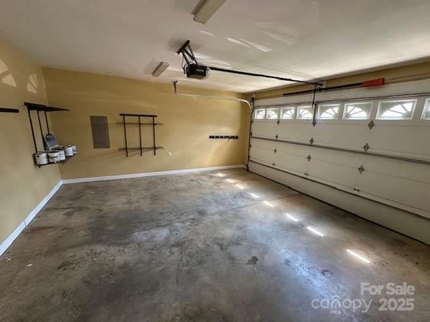 230 Poston Circle, Shelby, NC 28152.  MLS# CAR4275375, YatesRealty ID 24457. GARAGE