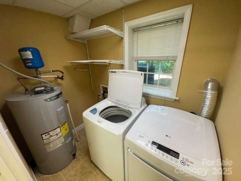230 Poston Circle, Shelby, NC 28152.  MLS# CAR4275375, YatesRealty ID 24457. LAUNDRY ROOM