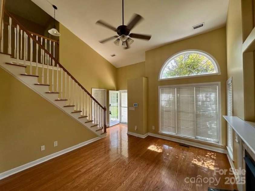 230 Poston Circle, Shelby, NC 28152.  MLS# CAR4275375, YatesRealty ID 24457. LIVING ROOM