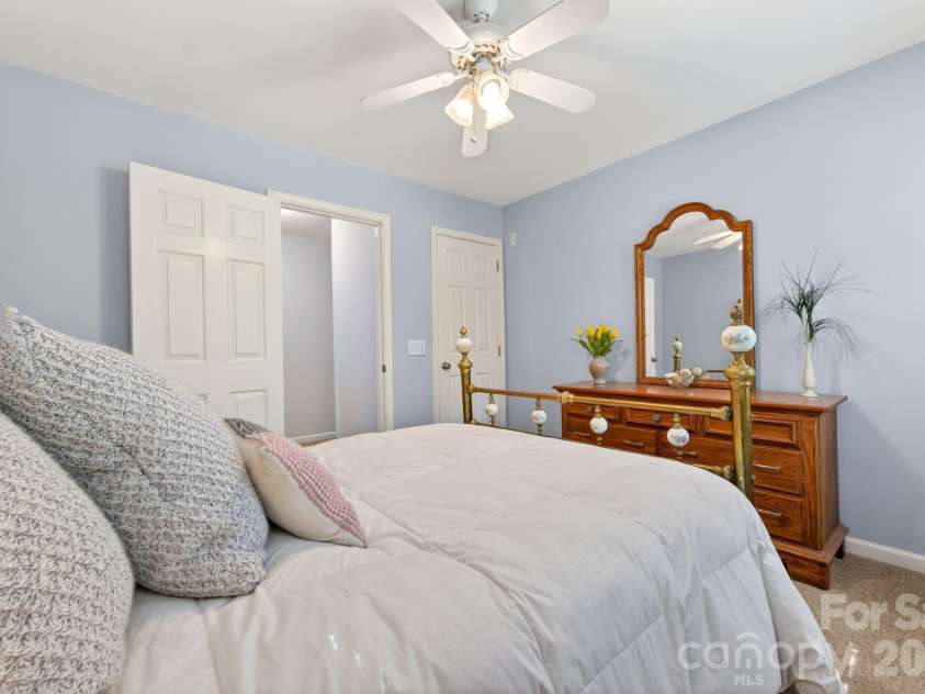 8417 Newton Lane, Charlotte, NC 28277.  MLS# CAR4372917, YatesRealty ID 24457. 