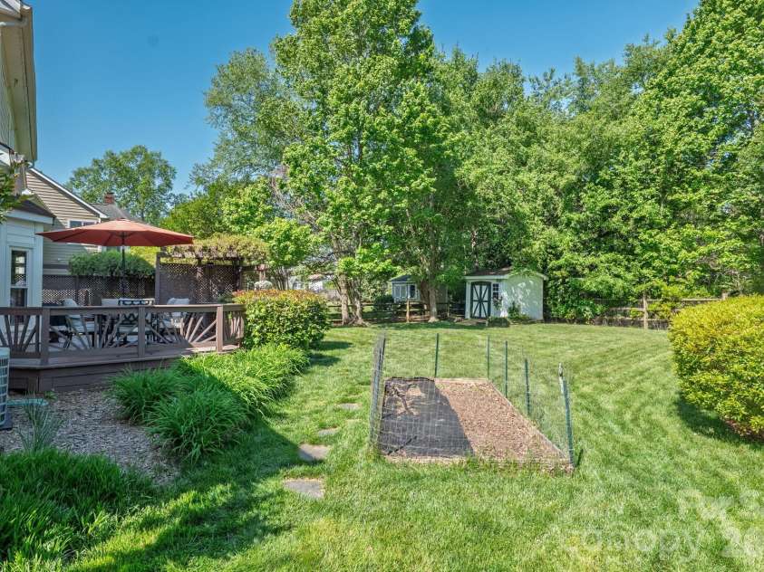 8417 Newton Lane, Charlotte, NC 28277.  MLS# CAR4372917, YatesRealty ID 24457. 