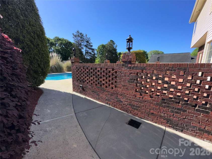 8219 Deer Drive, Harrisburg, NC 28075.  MLS# CAR4372897, YatesRealty ID 24458. 