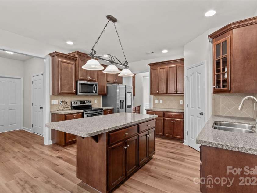 1011 Wadsworth Lane, Indian Trail, NC 28079.  MLS# CAR4273243, YatesRealty ID 24459. Grand island kitchen