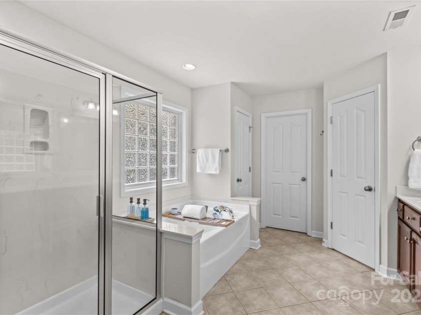 1011 Wadsworth Lane, Indian Trail, NC 28079.  MLS# CAR4273243, YatesRealty ID 24459. Primary bath