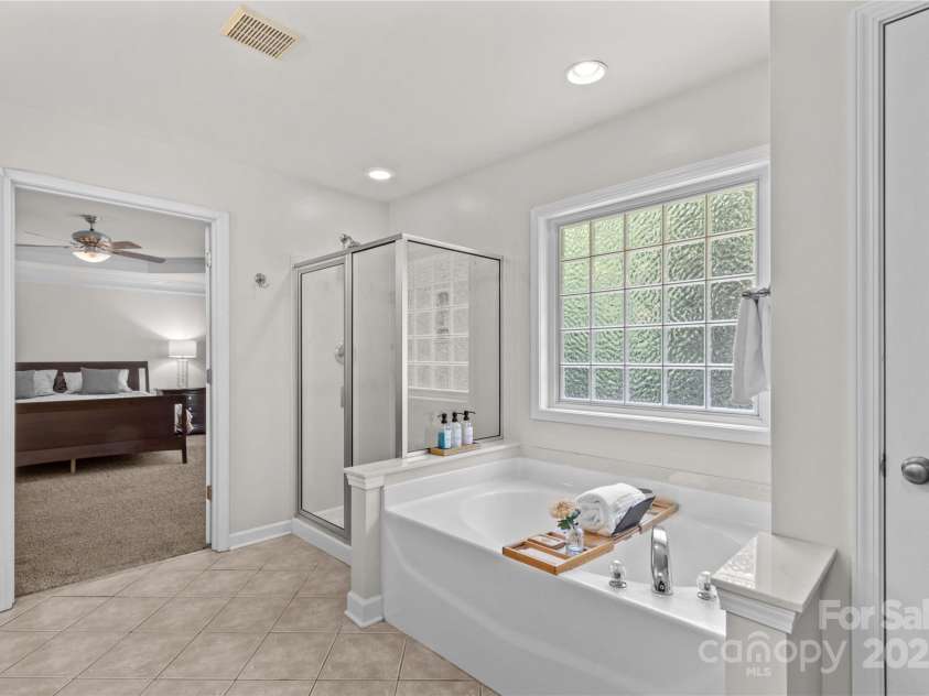 1011 Wadsworth Lane, Indian Trail, NC 28079.  MLS# CAR4273243, YatesRealty ID 24459. Primary bath