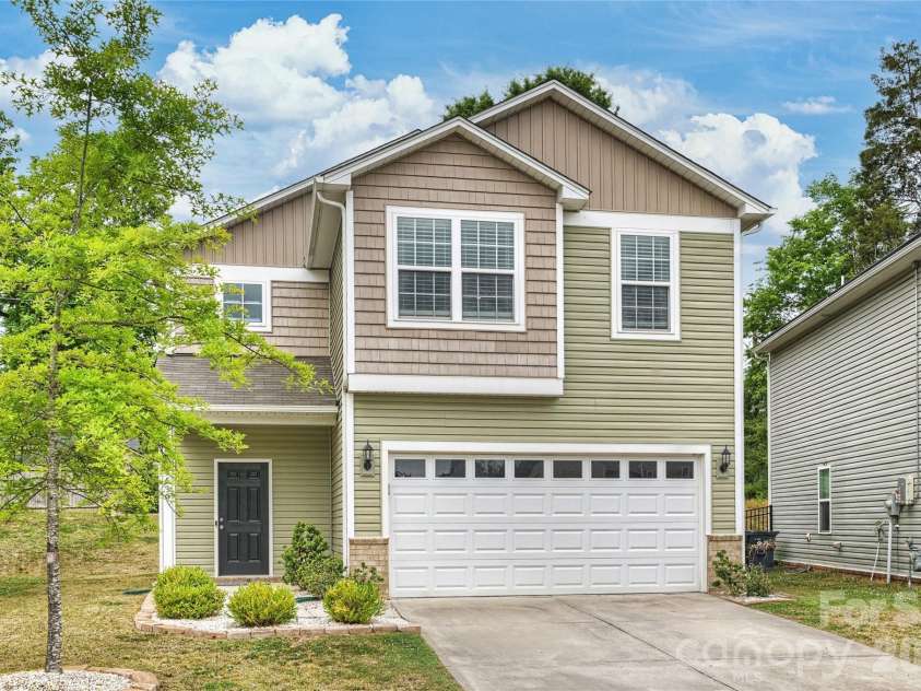 1530 Starmount Cove Lane, Charlotte, NC 28210.  MLS# CAR4378010, YatesRealty ID 24459. 
