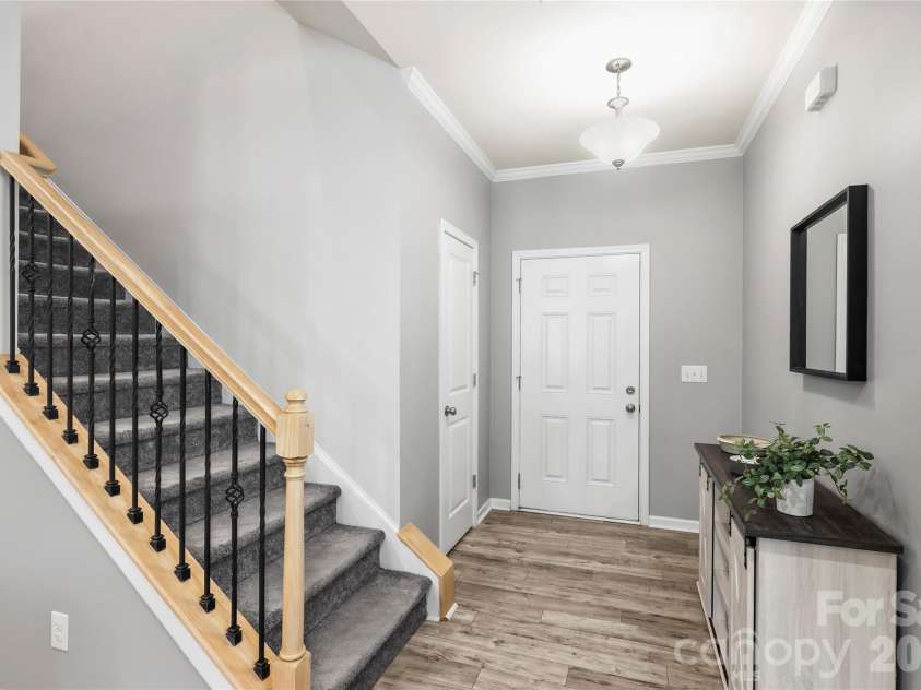 1530 Starmount Cove Lane, Charlotte, NC 28210.  MLS# CAR4378010, YatesRealty ID 24459. 