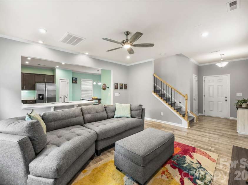1530 Starmount Cove Lane, Charlotte, NC 28210.  MLS# CAR4378010, YatesRealty ID 24459. 