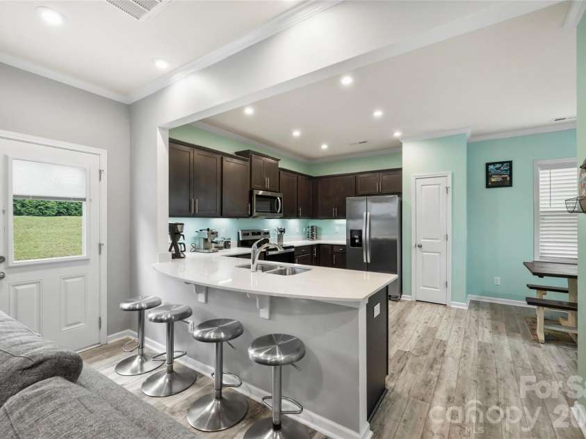 1530 Starmount Cove Lane, Charlotte, NC 28210.  MLS# CAR4378010, YatesRealty ID 24459. 