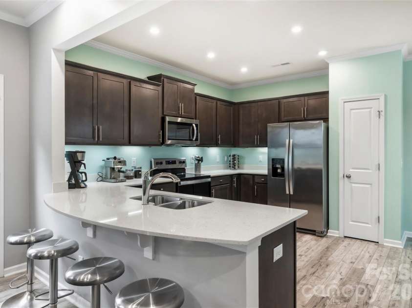 1530 Starmount Cove Lane, Charlotte, NC 28210.  MLS# CAR4378010, YatesRealty ID 24459. 