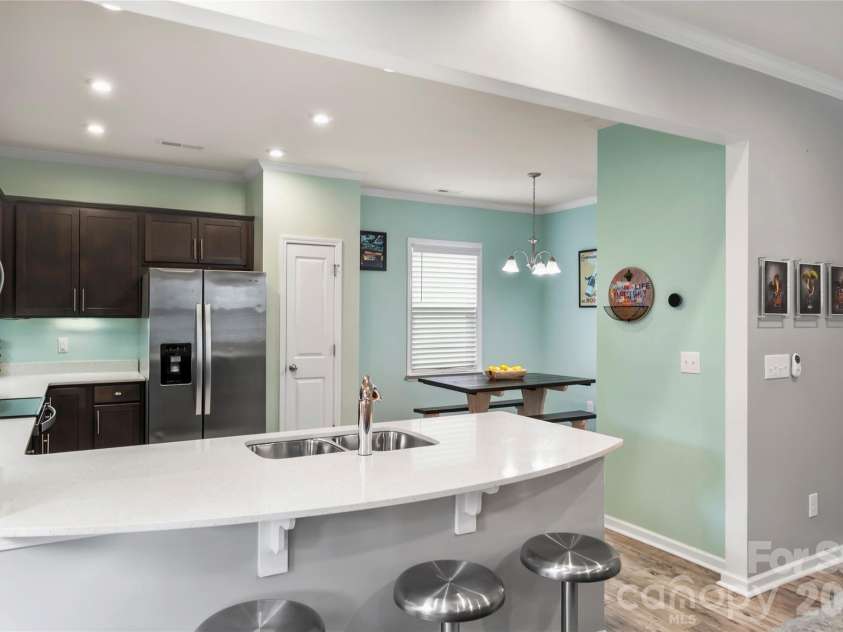1530 Starmount Cove Lane, Charlotte, NC 28210.  MLS# CAR4378010, YatesRealty ID 24459. 