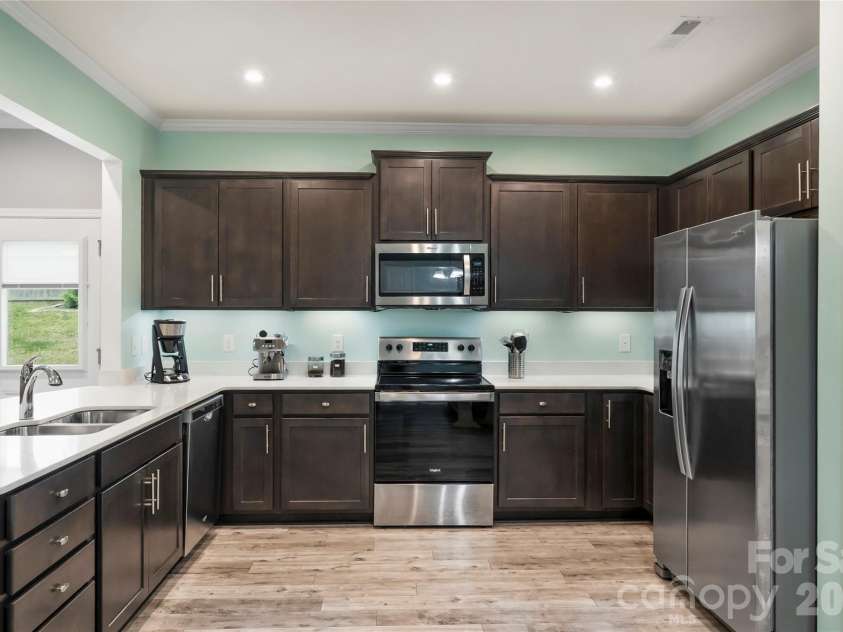 1530 Starmount Cove Lane, Charlotte, NC 28210.  MLS# CAR4378010, YatesRealty ID 24459. 