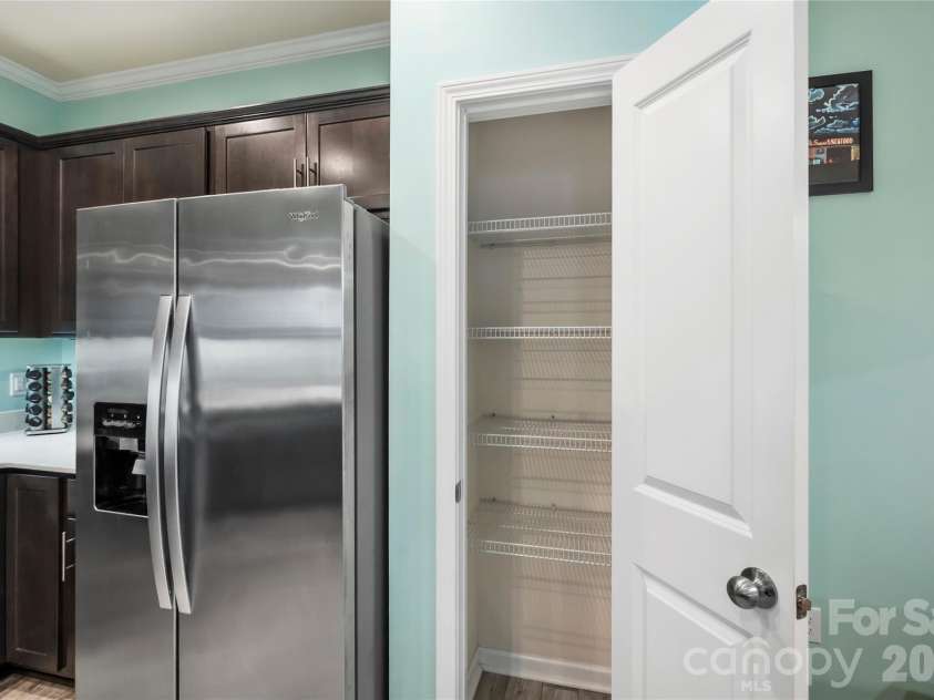1530 Starmount Cove Lane, Charlotte, NC 28210.  MLS# CAR4378010, YatesRealty ID 24459. 
