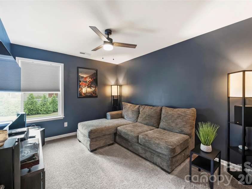 1530 Starmount Cove Lane, Charlotte, NC 28210.  MLS# CAR4378010, YatesRealty ID 24459. 