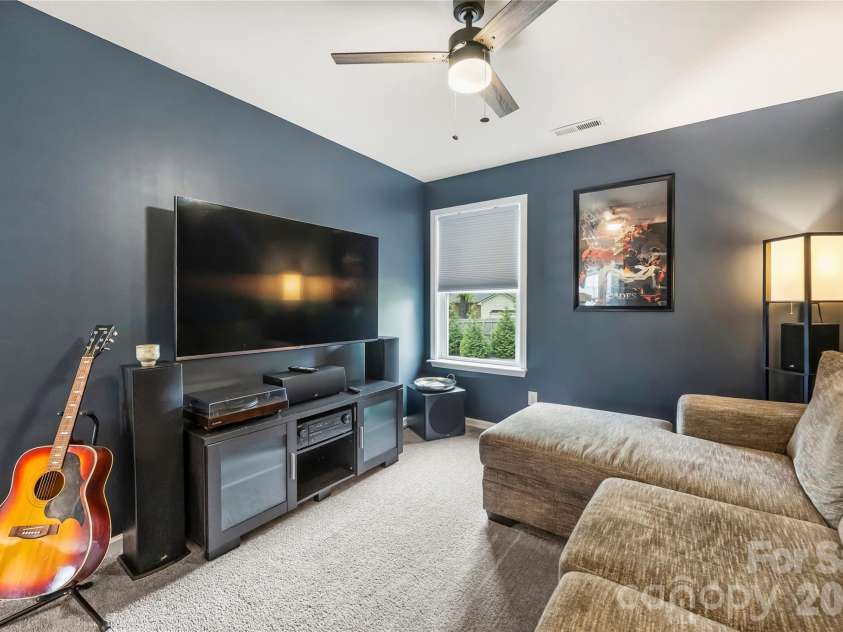 1530 Starmount Cove Lane, Charlotte, NC 28210.  MLS# CAR4378010, YatesRealty ID 24459. 