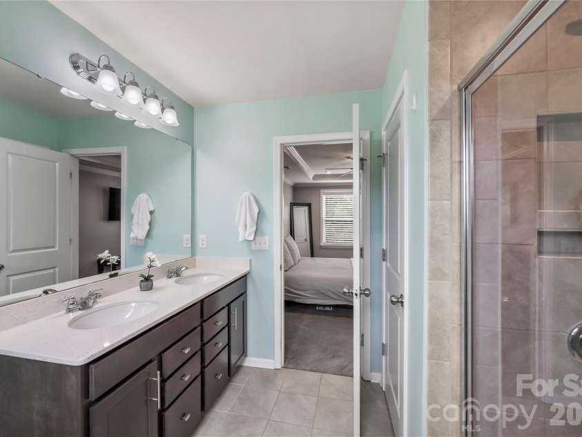 1530 Starmount Cove Lane, Charlotte, NC 28210.  MLS# CAR4378010, YatesRealty ID 24459. 