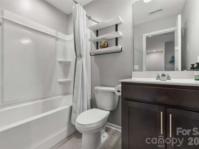 1530 Starmount Cove Lane, Charlotte, NC 28210.  MLS# CAR4378010, YatesRealty ID 24459. 