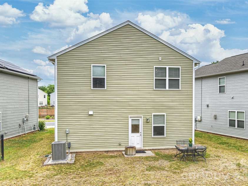 1530 Starmount Cove Lane, Charlotte, NC 28210.  MLS# CAR4378010, YatesRealty ID 24459. 