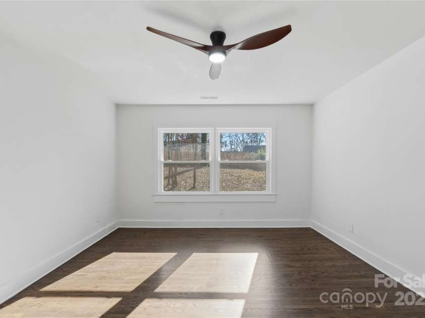 5320 Kildare Drive, Charlotte, NC 28215.  MLS# CAR4334334, YatesRealty ID 2446. 