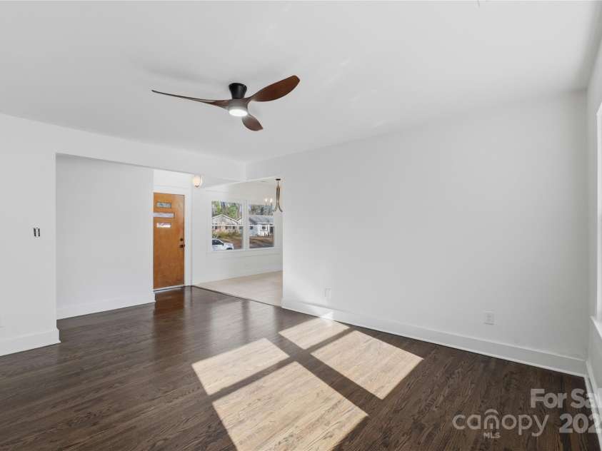 5320 Kildare Drive, Charlotte, NC 28215.  MLS# CAR4334334, YatesRealty ID 2446. 