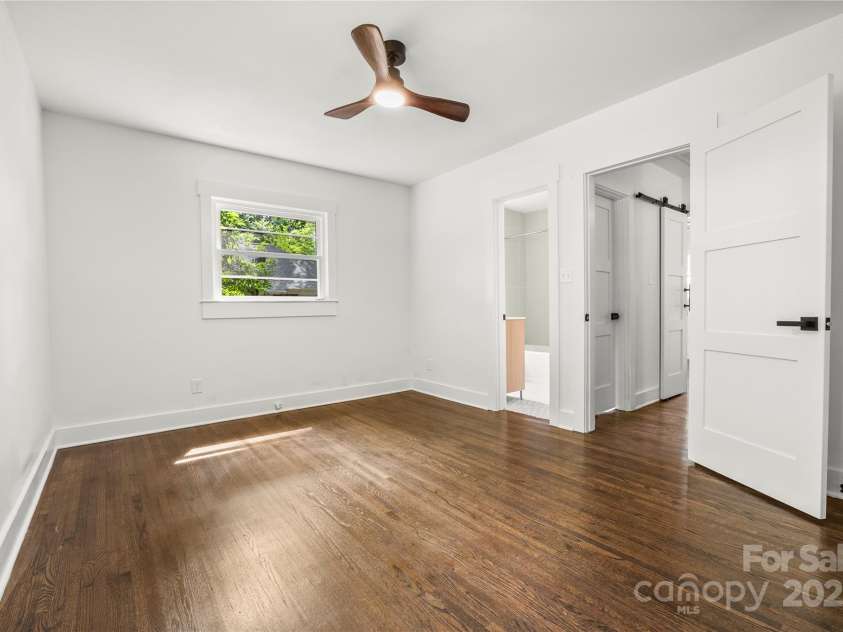 5320 Kildare Drive, Charlotte, NC 28215.  MLS# CAR4334334, YatesRealty ID 2446. 