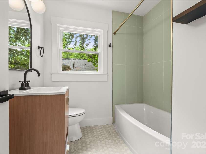 5320 Kildare Drive, Charlotte, NC 28215.  MLS# CAR4334334, YatesRealty ID 2446. 