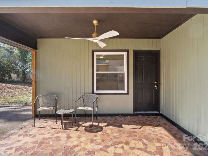 5320 Kildare Drive, Charlotte, NC 28215.  MLS# CAR4334334, YatesRealty ID 2446. 