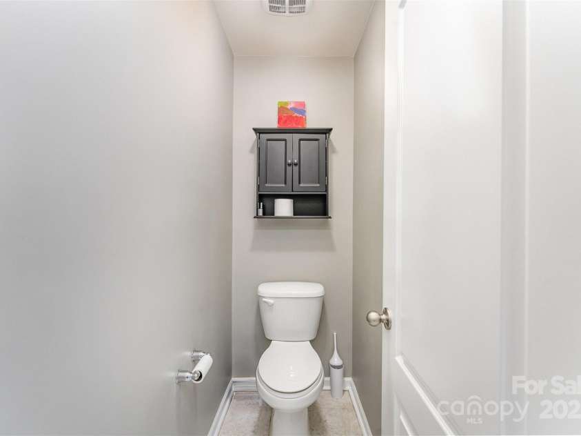 133 Glade Valley Avenue, Mooresville, NC 28117.  MLS# CAR4275294, YatesRealty ID 24460. Primary bath W/C