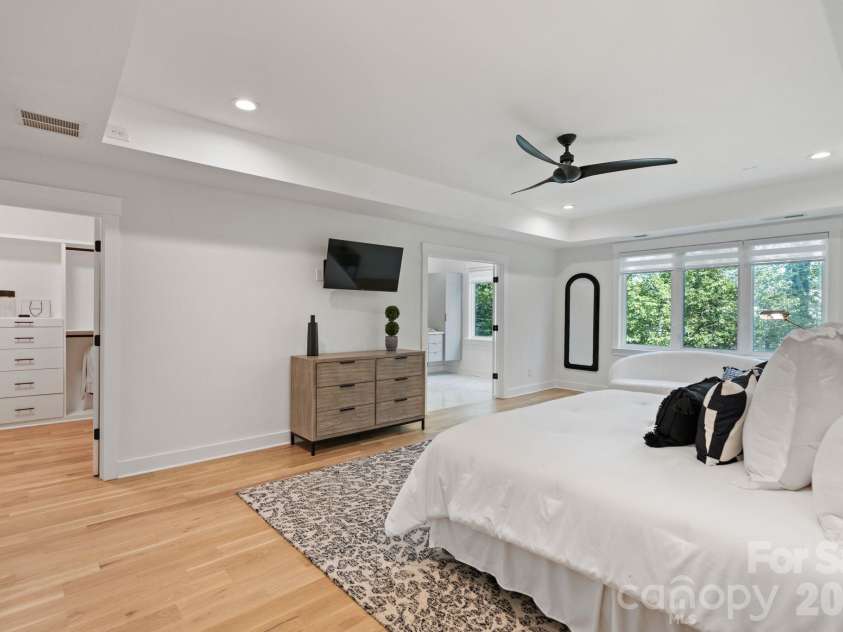 3008 Holt Street, Charlotte, NC 28205.  MLS# CAR4378833, YatesRealty ID 24460. 