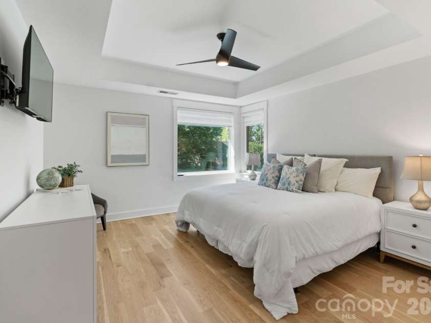 3008 Holt Street, Charlotte, NC 28205.  MLS# CAR4378833, YatesRealty ID 24460. 