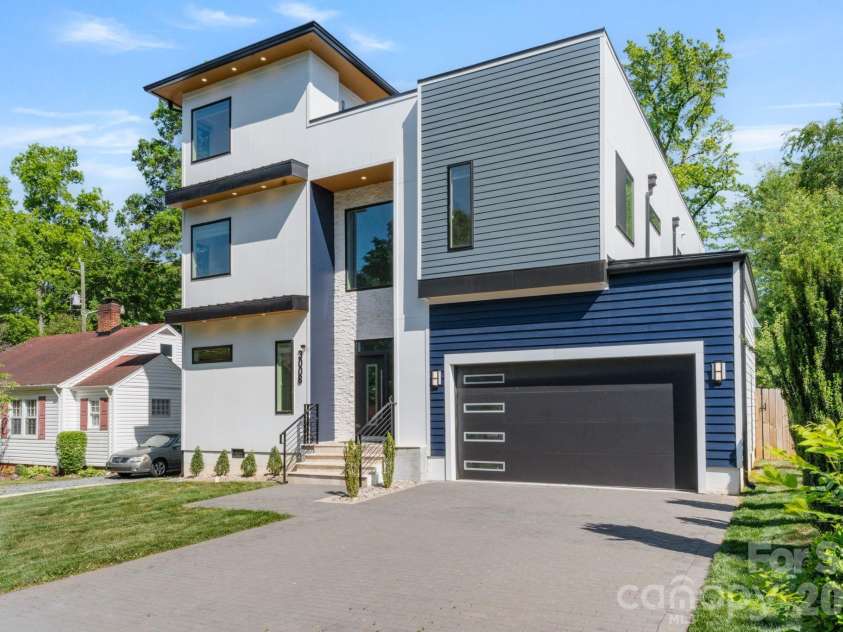 3008 Holt Street, Charlotte, NC 28205.  MLS# CAR4378833, YatesRealty ID 24460. 
