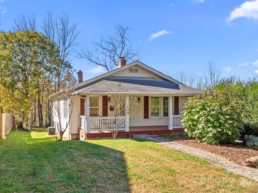 100 West Street, Asheville, NC 28801.  MLS# CAR4318906, YatesRealty ID 24461. 